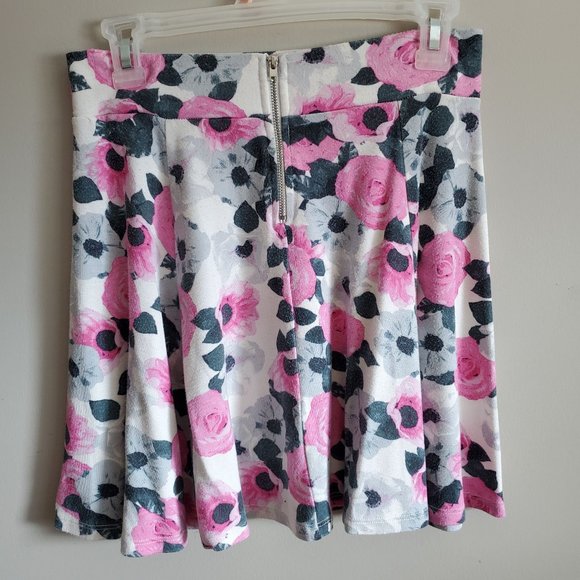 Floral circle skirt - Picture 5 of 5